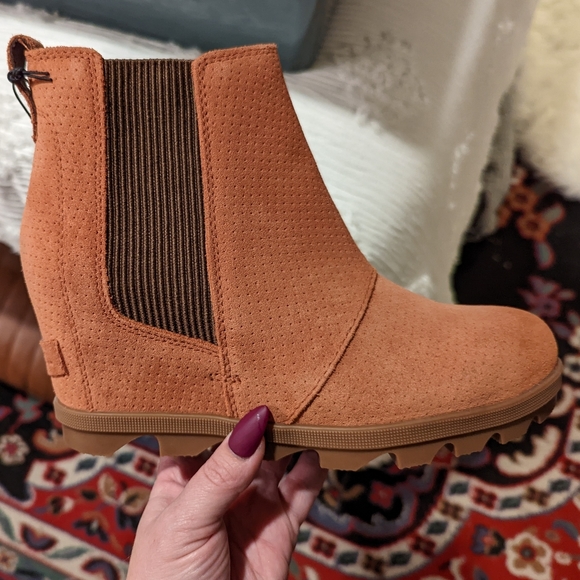 *HTF!* NWT Sorel Joan Of Arctic Wedge II Chelsea Boots 7.5 - Picture 1 of 8